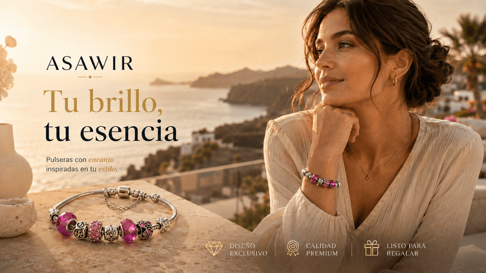 Detalle de pulsera y charms ASAWIR con piedras de colores