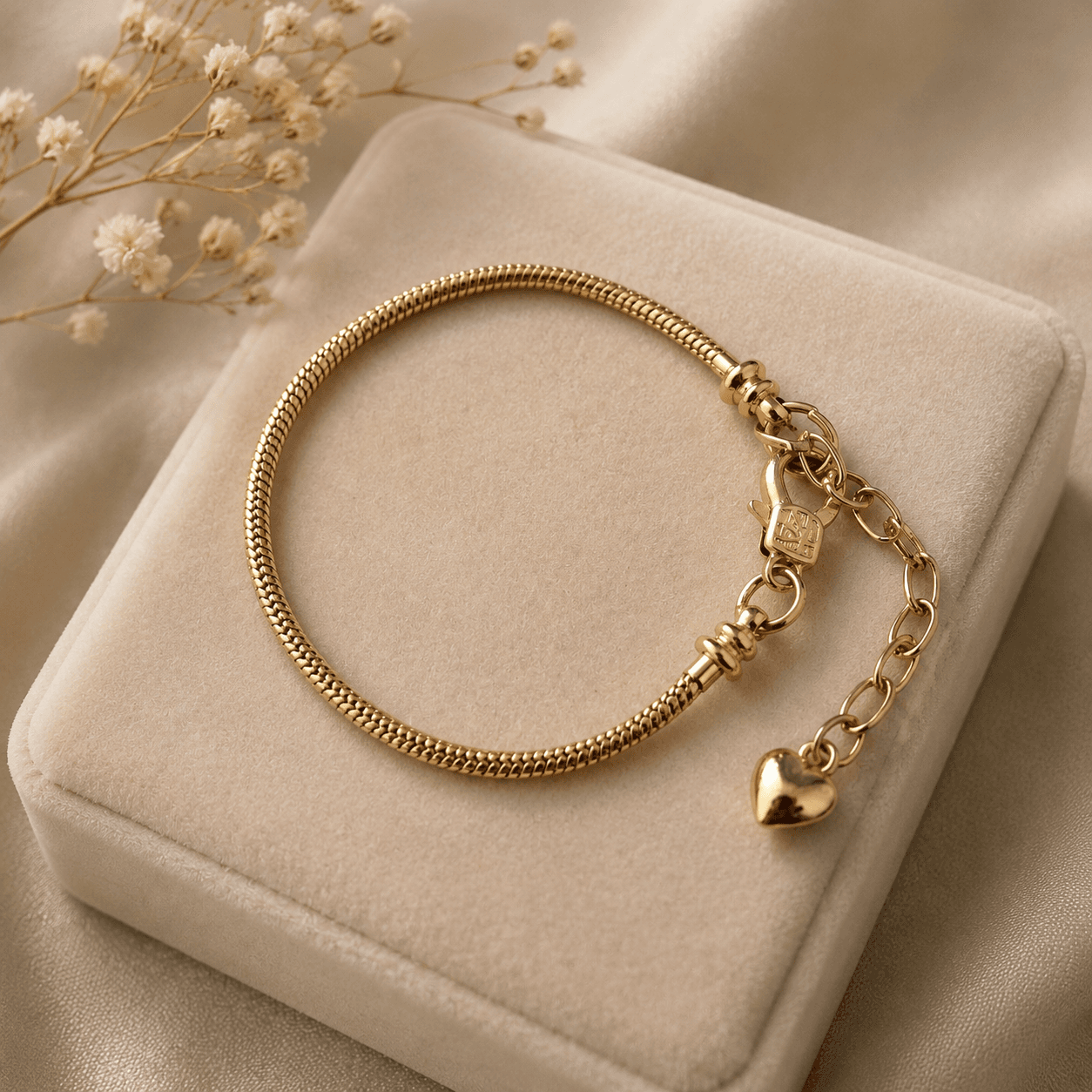 Pulsera vacía dorada